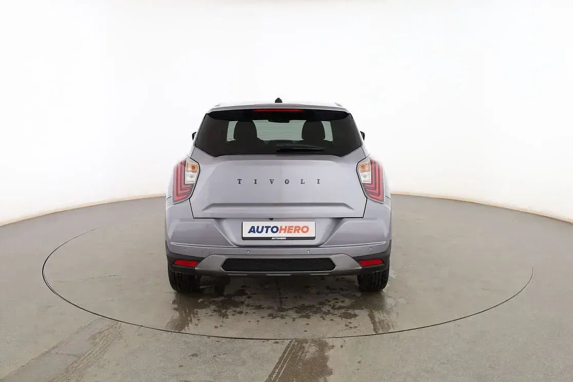 Usado SsangYong Tivoli 135 CV (99 kW) 2024 Gris SUV