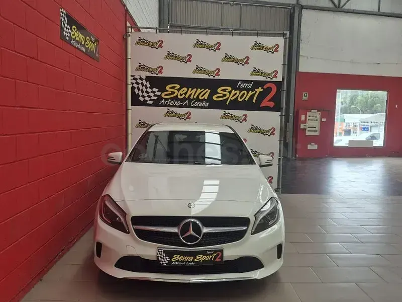 Usado Mercedes A180 122 CV (89 kW) 2017 Blanco Utilitario
