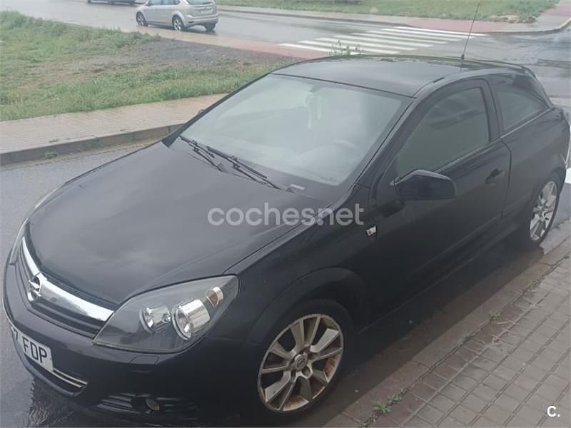 Usado Opel Astra GTC Sport 100 CV (73 kW) 2006 Negro Berlina
