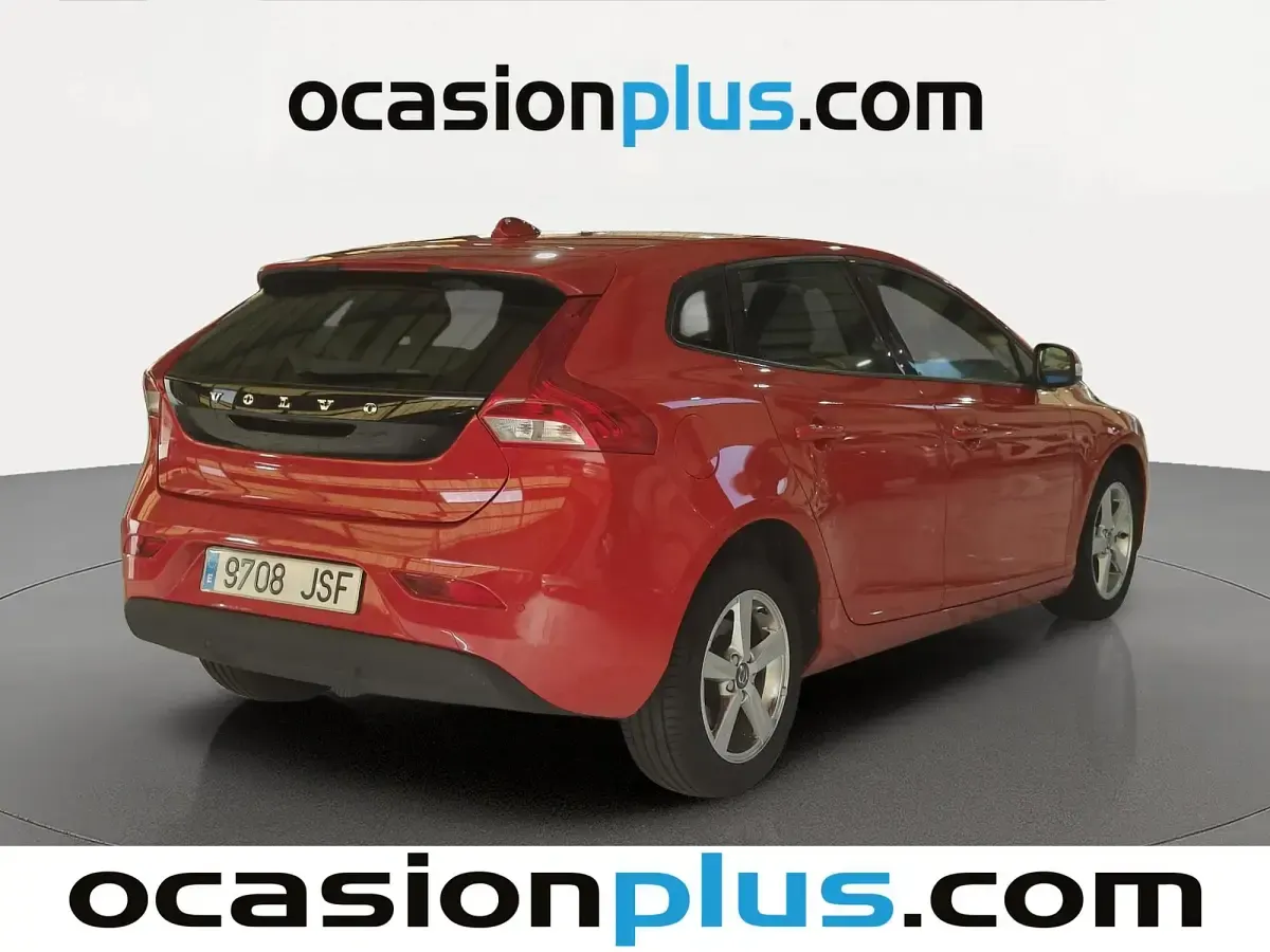Usado Volvo V40 Kinetic 120 CV (88 kW) 2016 Rojo Utilitario