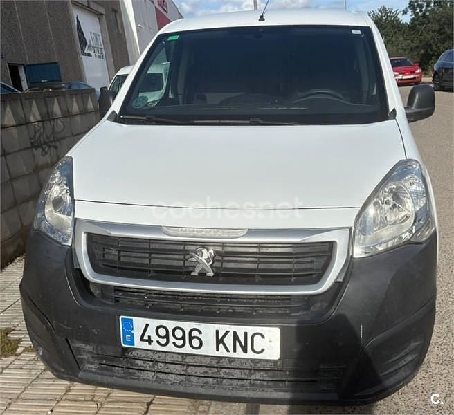 Usado Peugeot Partner Tepee Access 75 CV (55 kW) 2016 Blanco Monovolumen