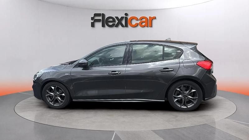 Usado Ford Focus ST-Line 125 CV (91 kW) 2019 Gris Utilitario