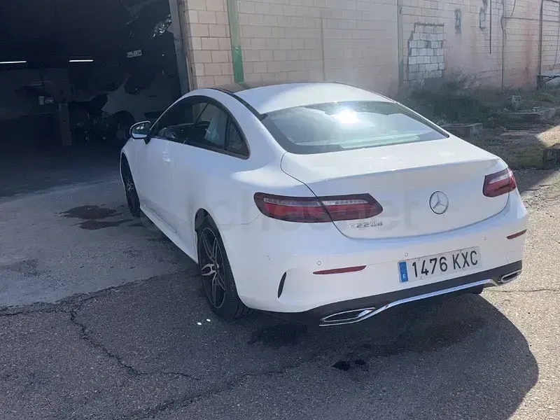 Używany Mercedes E220 194 KM (142 kW) 2019 Biały Coupe