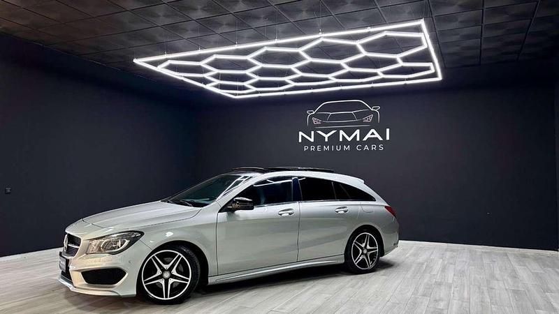 Usado Mercedes CLA220 Shooting Brake AMG line 177 CV (130 kW) 2015 Gris Familiar