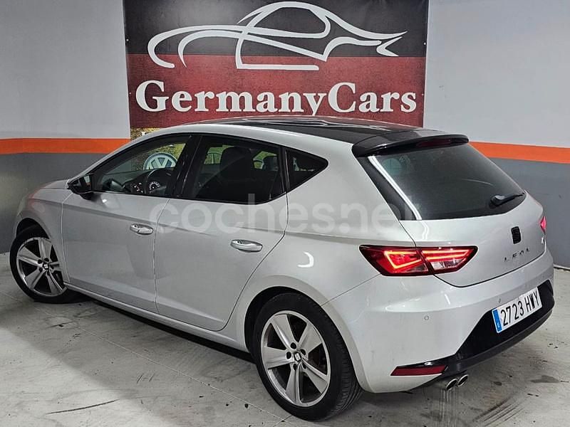 Usado Seat Leon FR 150 CV (110 kW) 2014 Gris / plata Berlina