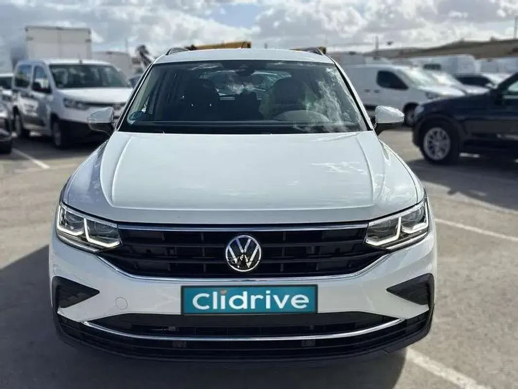 Usado VW Tiguan Life 150 CV (110 kW) 2023 Blanco SUV