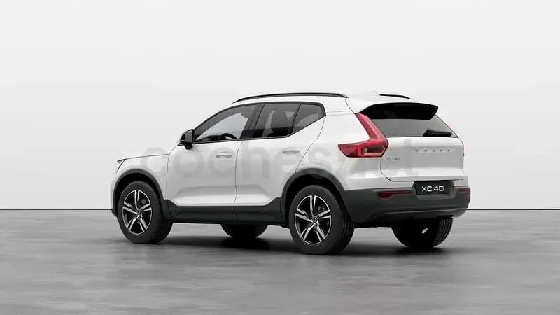 Usado Volvo XC40 Plus 163 CV (119 kW) 2025 Blanco SUV