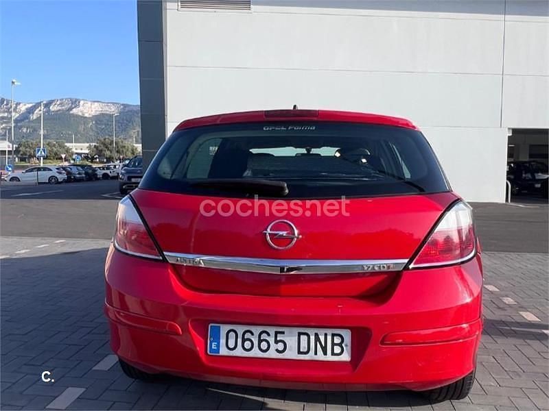 Usado Opel Astra Cosmo 100 CV (73 kW) 2005 Rojo Berlina