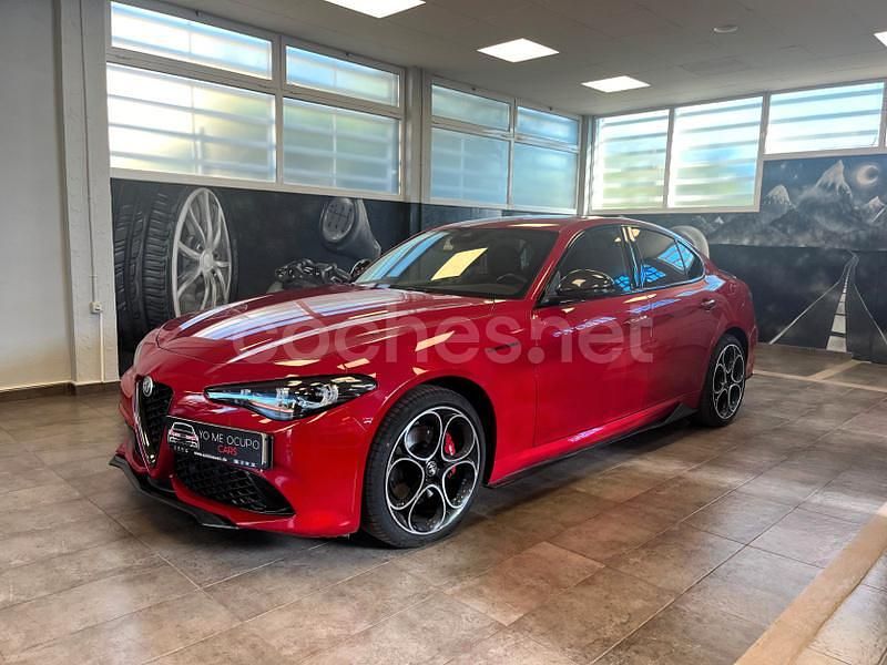 Rojo Usado 2023 Alfa Romeo Giulia Competizione Berlina | 48.490 € (Caro) - Imagen 1/4