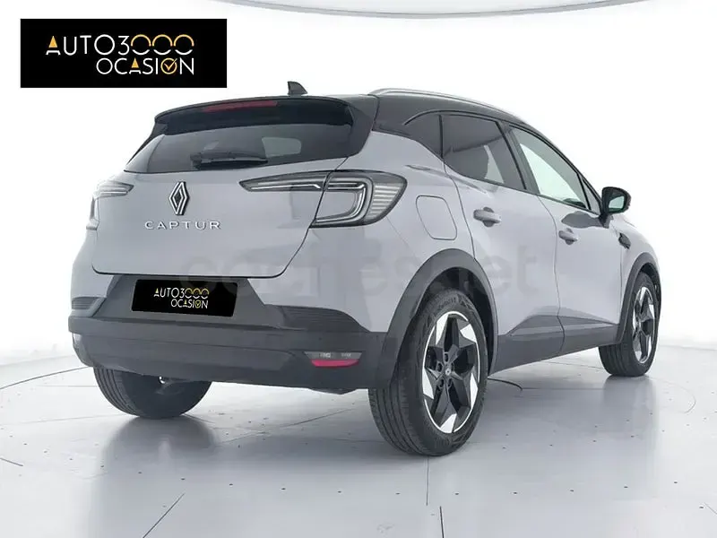 Usado Renault Captur Techno 100 CV (73 kW) 2025 Negro SUV