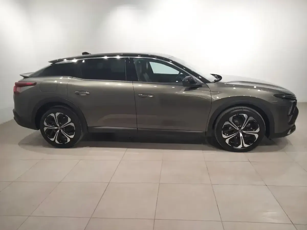 Usado Citroën C5 X Feel 130 CV (95 kW) 2022 Gris Familiar