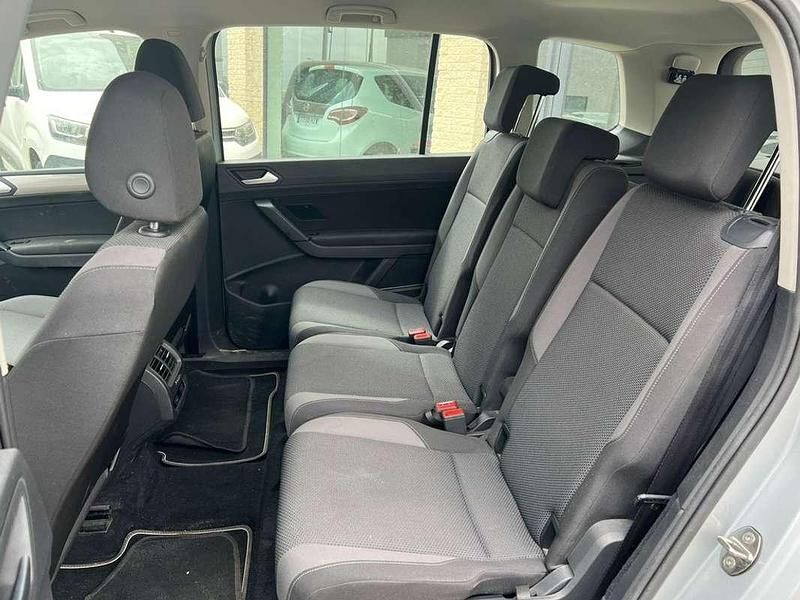 Usado VW Touran Business 110 CV (80 kW) 2019 Gris Monovolumen