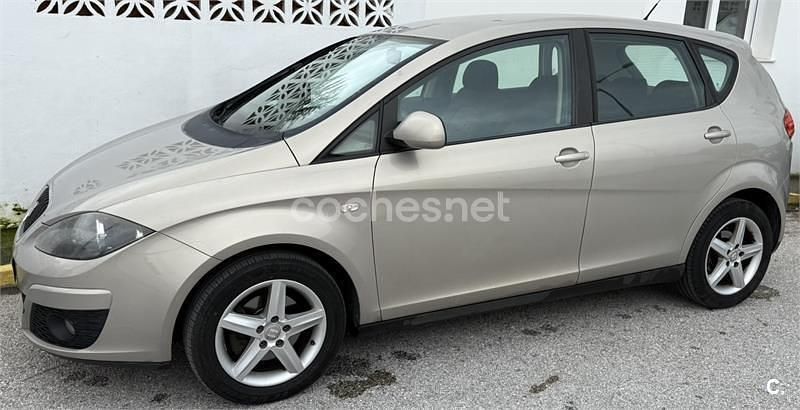 Usado Seat Altea Style 105 CV (77 kW) 2009 Beige Monovolumen