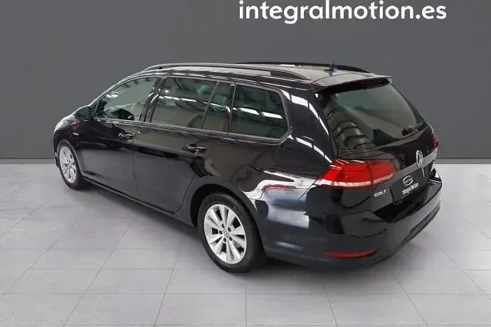 Usado VW Golf VII Trendline 131 CV (96 kW) 2019 Familiar