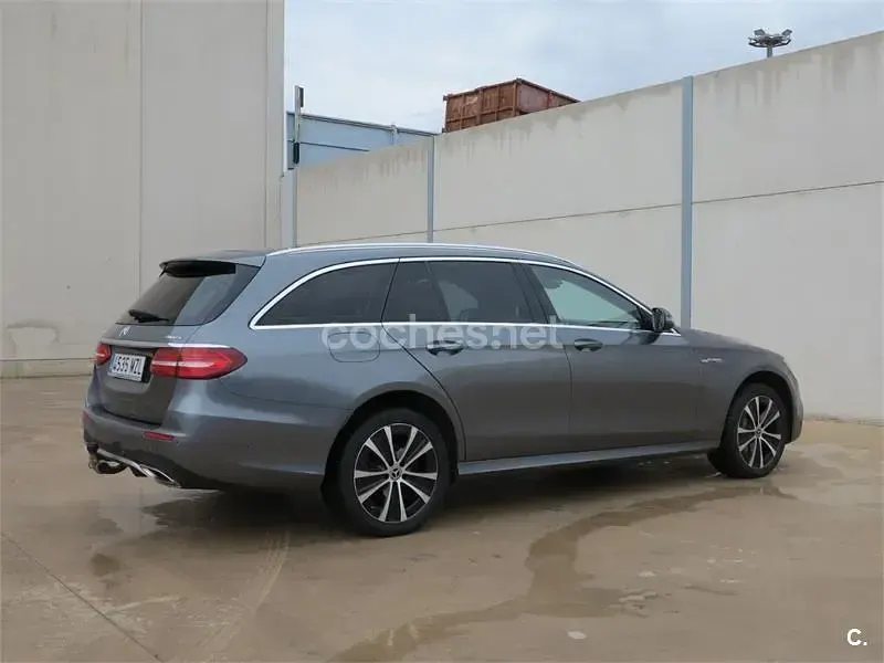Usado Mercedes E400 Elegance 333 CV (244 kW) 2017 Gris / plata Familiar