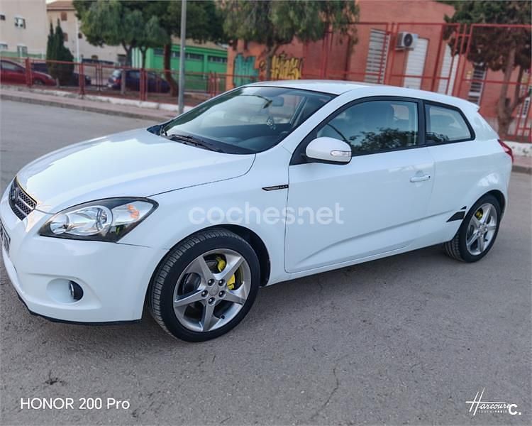 Usado Kia ProCeed 115 CV (84 kW) 2010 Blanco Utilitario