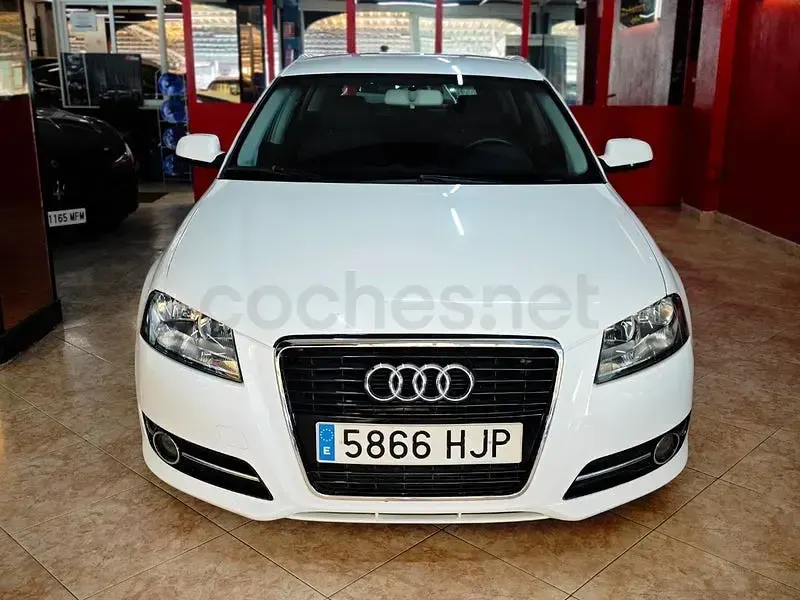 Usado Audi A3 Ambition 140 CV (102 kW) 2012 Blanco Utilitario