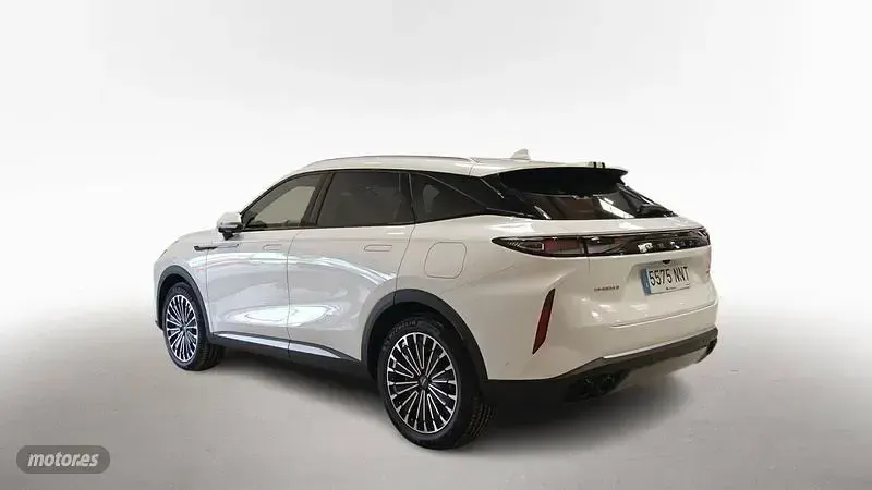 Usado Omoda 9 537 CV (394 kW) 2026 Blanco SUV