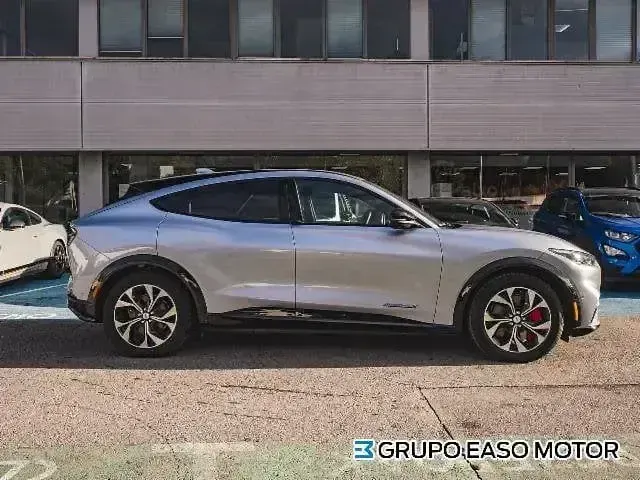 Usado Ford Mustang Mach-E Premium 258 kW (351 CV) 2023 Plata SUV