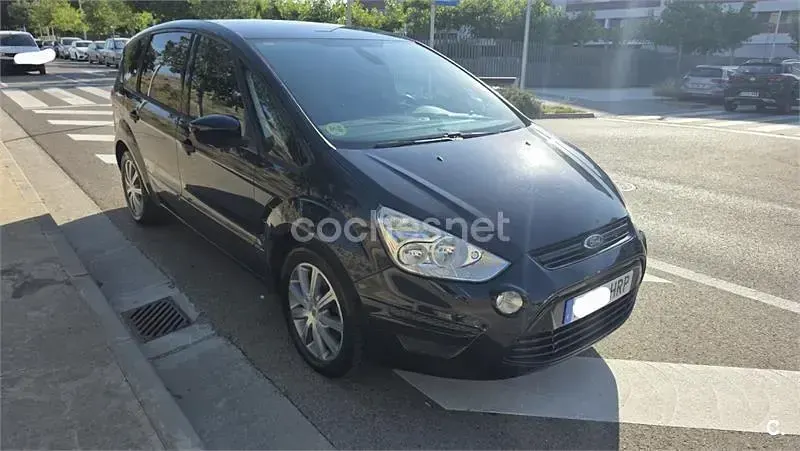 Usado Ford S-MAX Trend 140 CV (102 kW) 2013 Negro Monovolumen