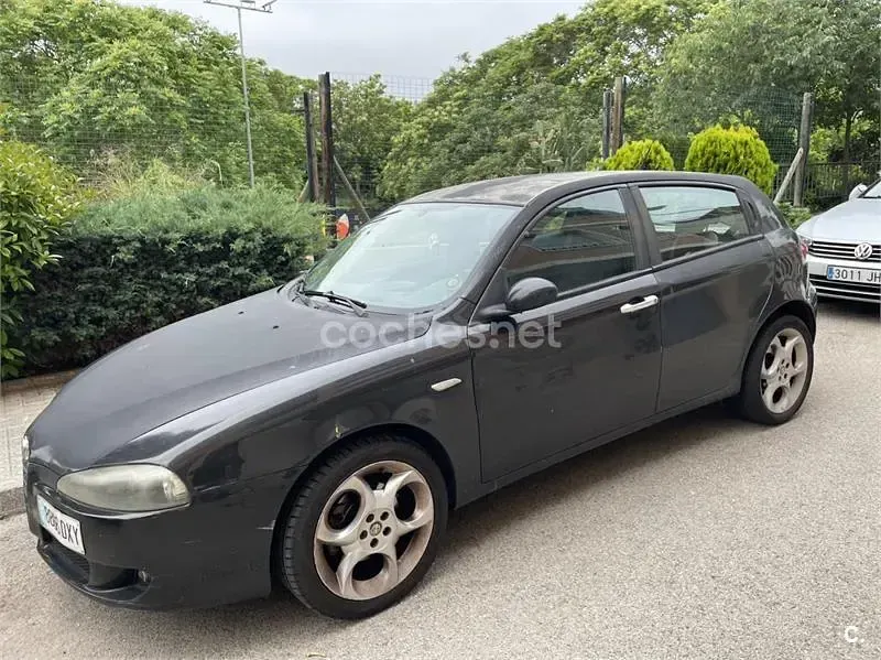 Usado Alfa Romeo 147 Distinctive 120 CV (88 kW) 2006 Negro Utilitario