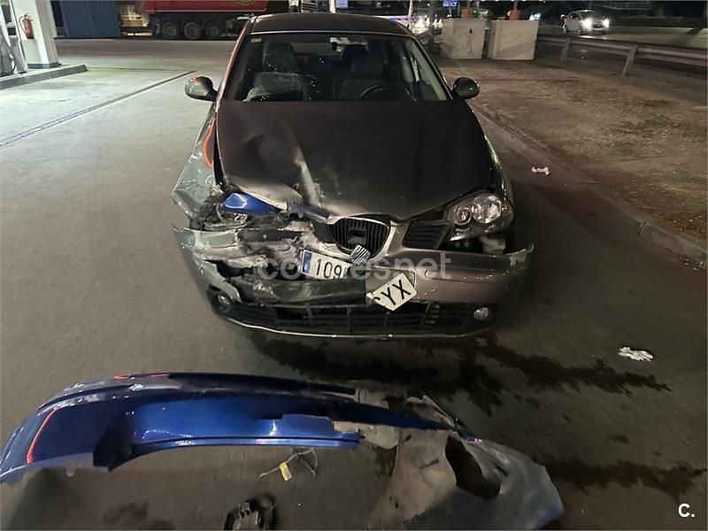 Usado Seat Ibiza Reference 100 CV (73 kW) 2004 Gris / plata Utilitario