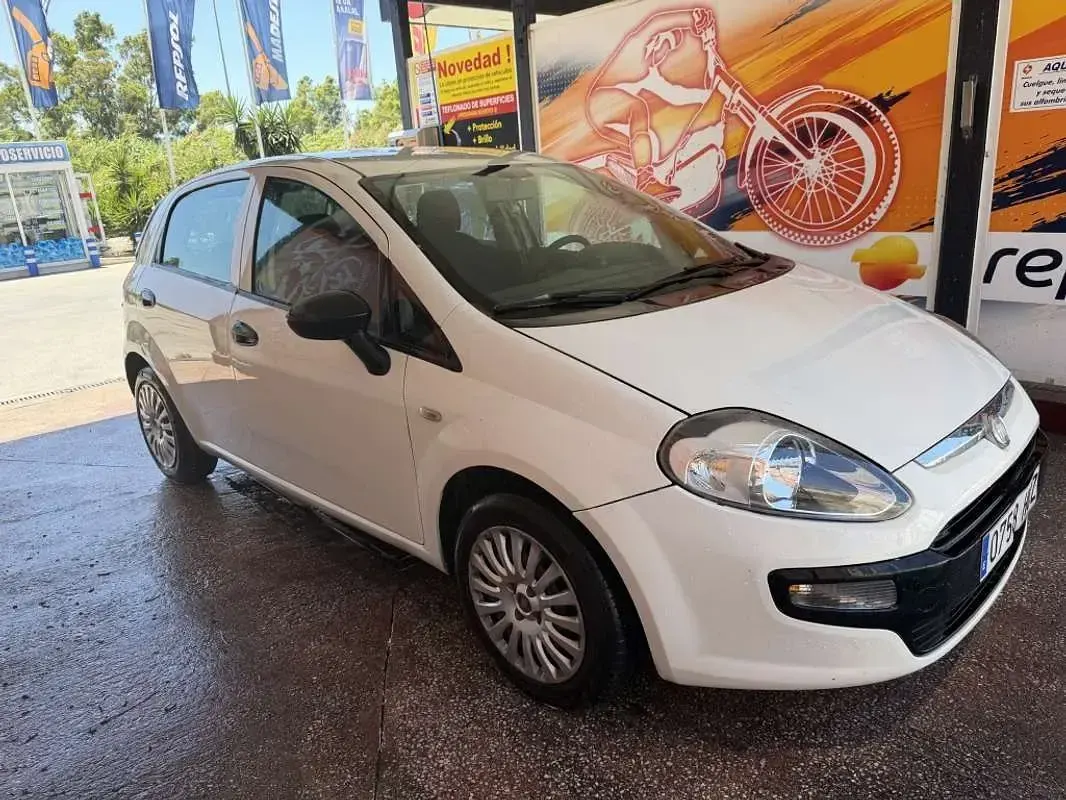 Usado Fiat Punto Evo Active 75 CV (55 kW) 2012 Blanco Utilitario