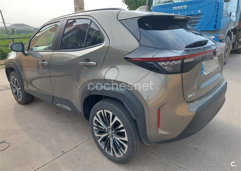 Usado Toyota Yaris Cross Style 130 CV (95 kW) 2025 Beige SUV