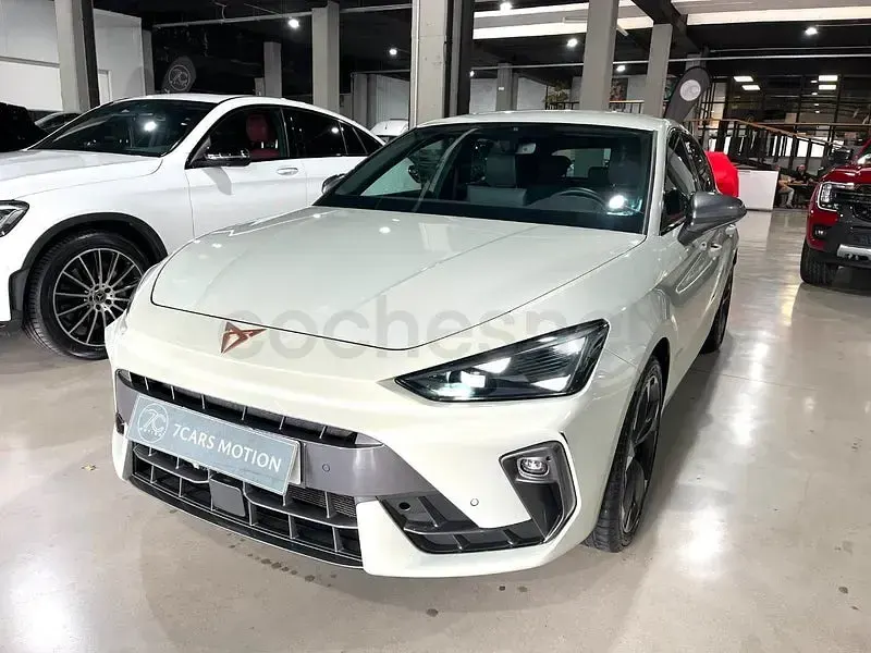Usado Cupra Leon 150 CV (110 kW) 2025 Gris / plata Berlina