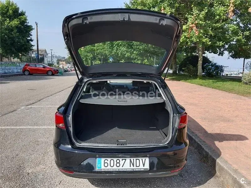 Usado Seat Leon ST Reference 105 CV (77 kW) 2016 Negro Familiar