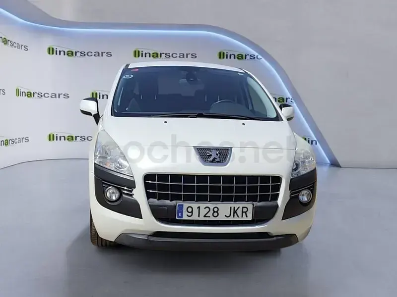 Usado Peugeot 3008 Style 120 CV (88 kW) 2015 Blanco Familiar