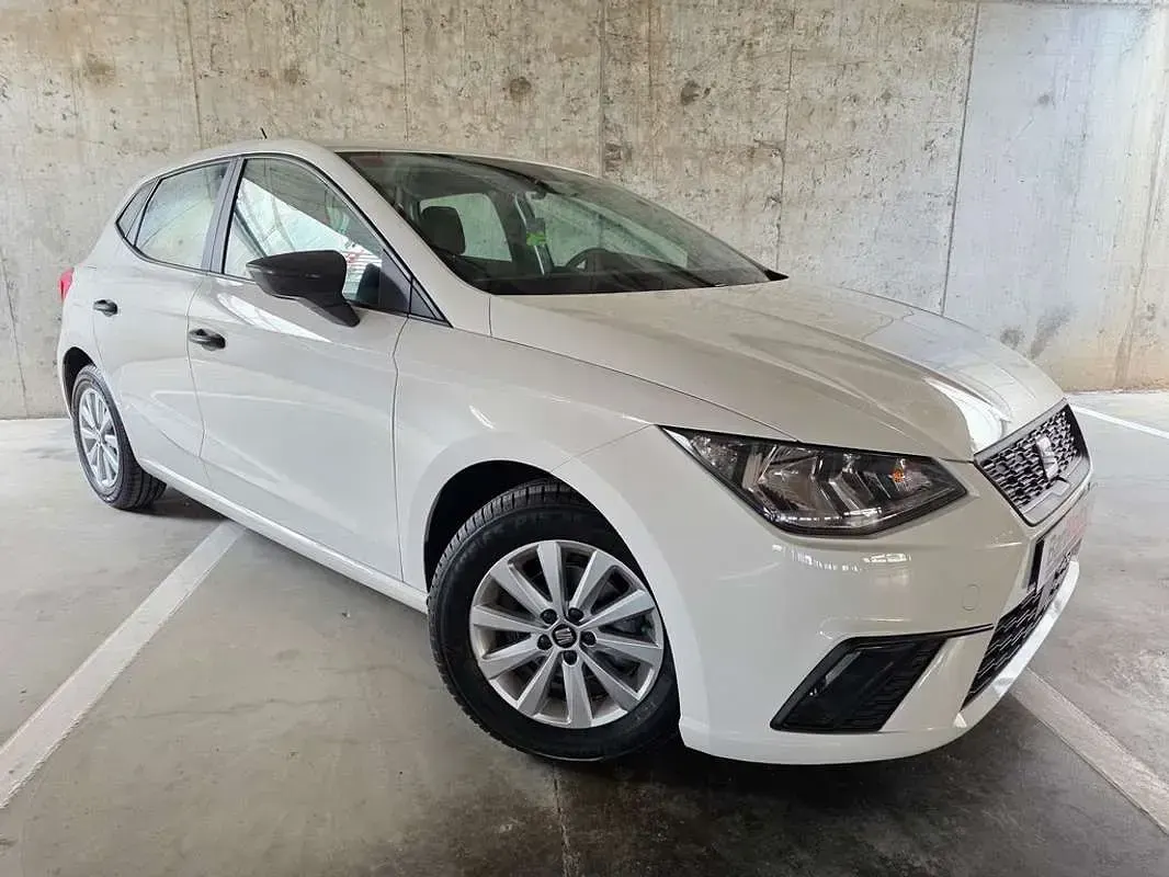 Usado Seat Ibiza Reference 75 CV (55 kW) 2018 Blanco Utilitario