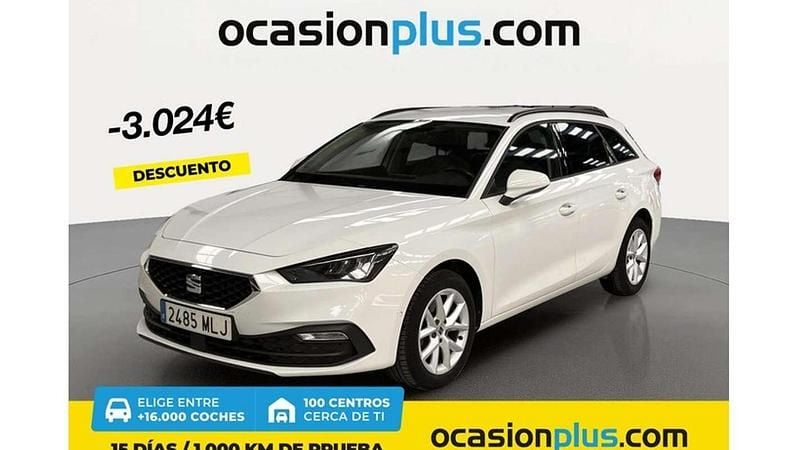 Usado Seat Leon ST Style 131 CV (96 kW) 2023 Blanco Familiar