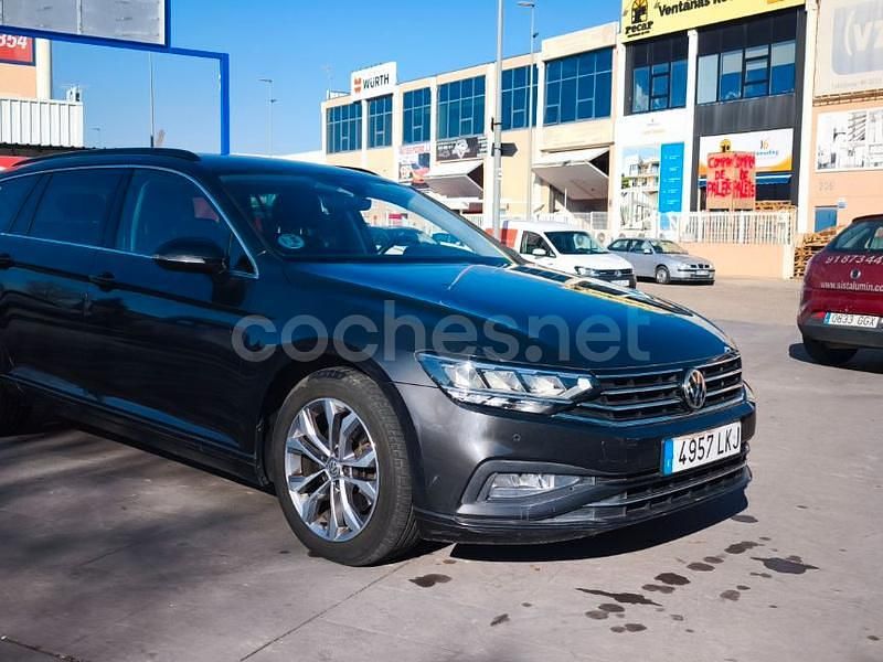 Usado VW Passat Executive 150 CV (110 kW) 2020 Gris / plata Familiar