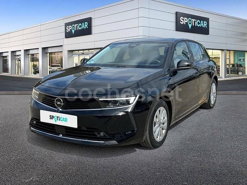Negro Usado 2023 Opel Astra Edition Berlina | 17.495 € (Buen precio) - Imagen 1/4