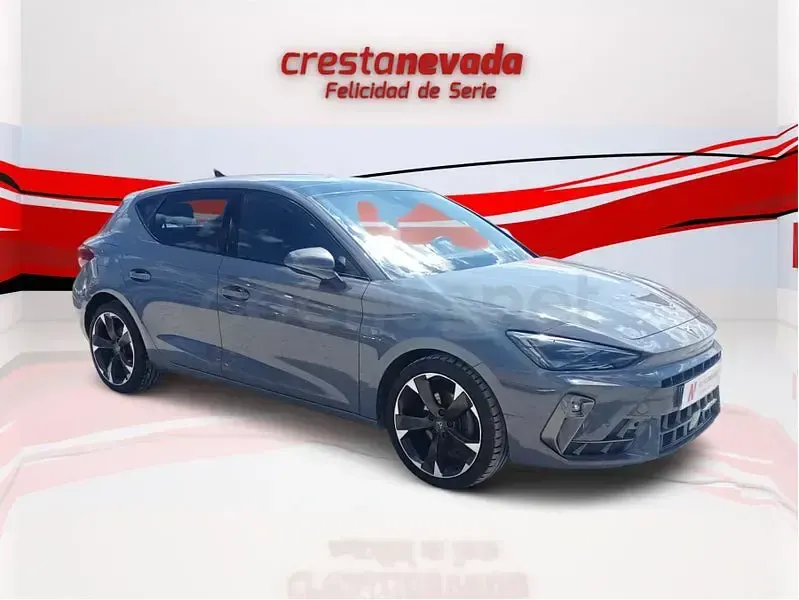 Usado Cupra Leon 150 CV (110 kW) 2024 Gris / plata Berlina