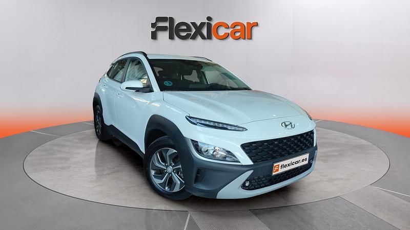 Usado Hyundai Kona Style 141 CV (103 kW) 2021 Blanco SUV
