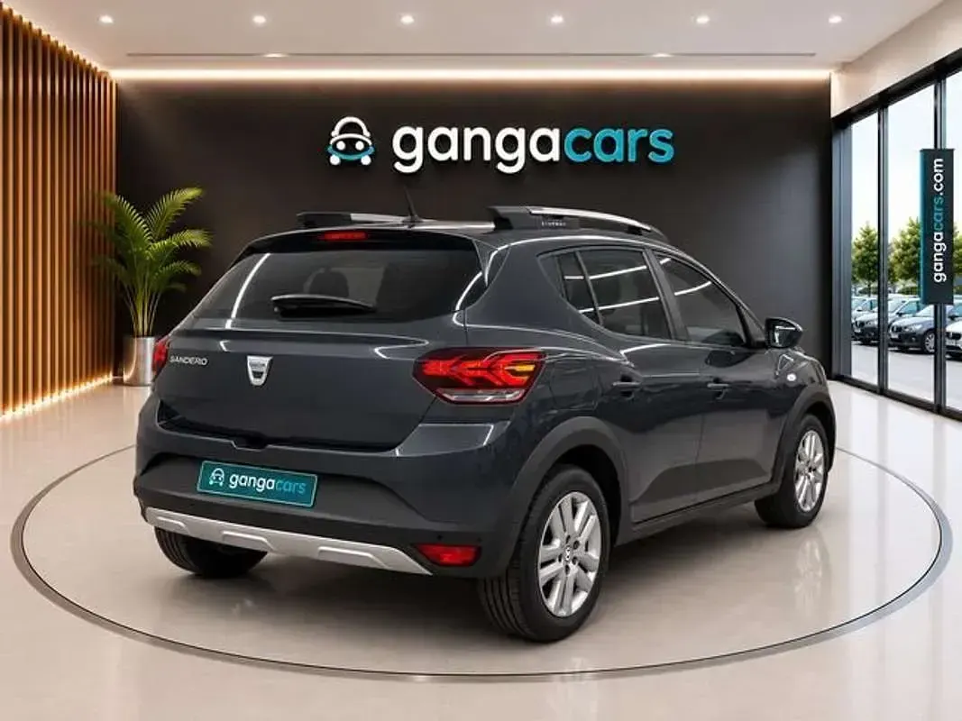 Usado Dacia Sandero Essentiel 91 CV (66 kW) 2022 Gris Utilitario