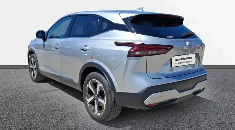 Usado Nissan Qashqai N-Connecta 190 CV (139 kW) 2023 Diamond silver (metalizado) SUV