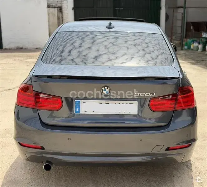 Usado BMW 320 Sport Line 184 CV (135 kW) 2012 Gris / plata Berlina