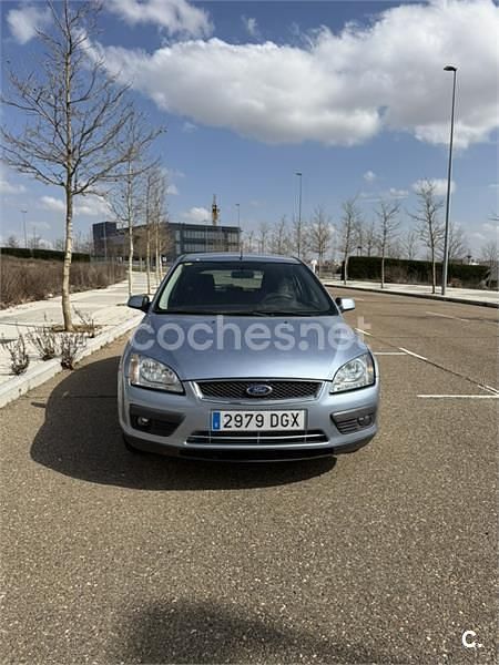 Usado Ford Focus Trend 109 CV (80 kW) 2005 Azul Berlina