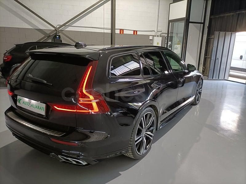 Usado Volvo V60 R-Design 190 CV (139 kW) 2019 Negro Familiar
