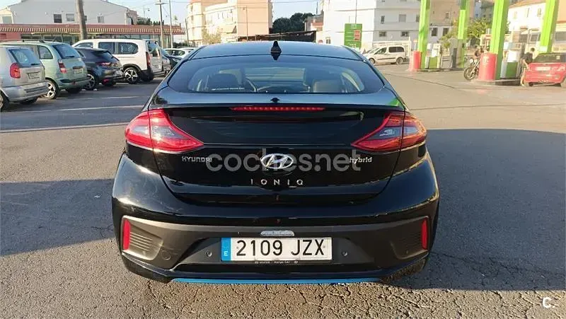 Usado Hyundai Ioniq Style 141 CV (103 kW) 2017 Negro Utilitario
