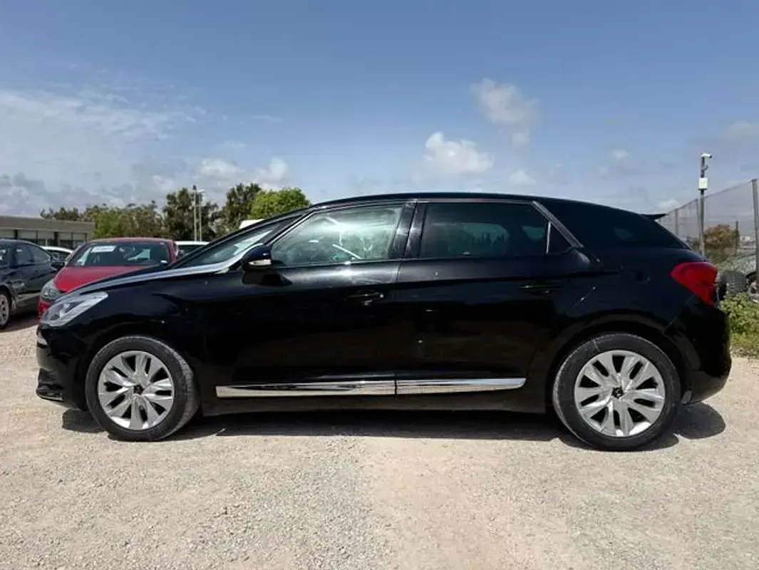 Usado DS Automobiles DS5 Style 120 CV (88 kW) 2017 Negro Utilitario