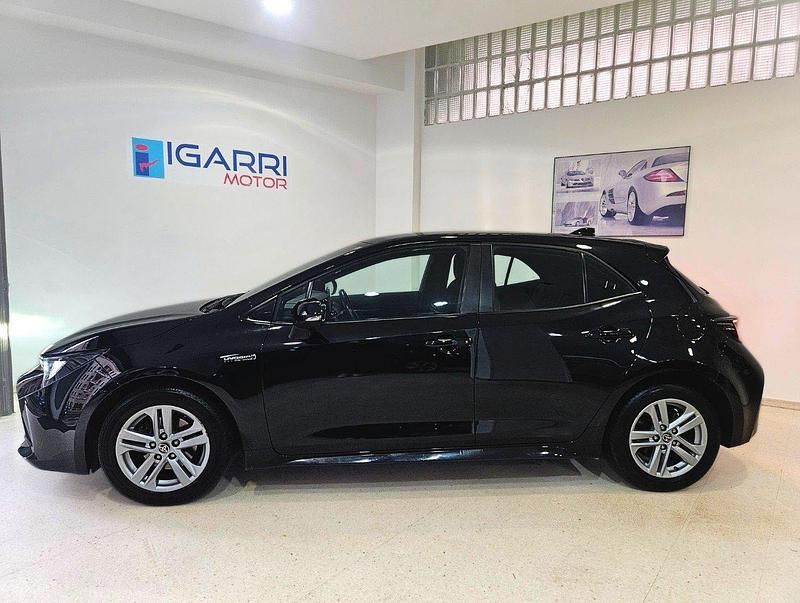 Usado Toyota Corolla Active 122 CV (89 kW) 2022 Negro Berlina