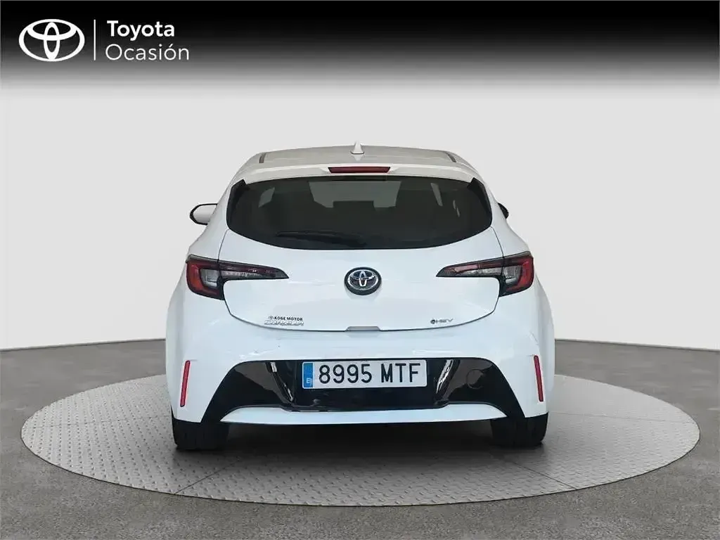 Usado Toyota Corolla Active 140 CV (102 kW) 2024 Blanco Monovolumen