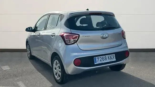 Usado Hyundai i10 GO! 67 CV (49 kW) 2018 Gris Utilitario