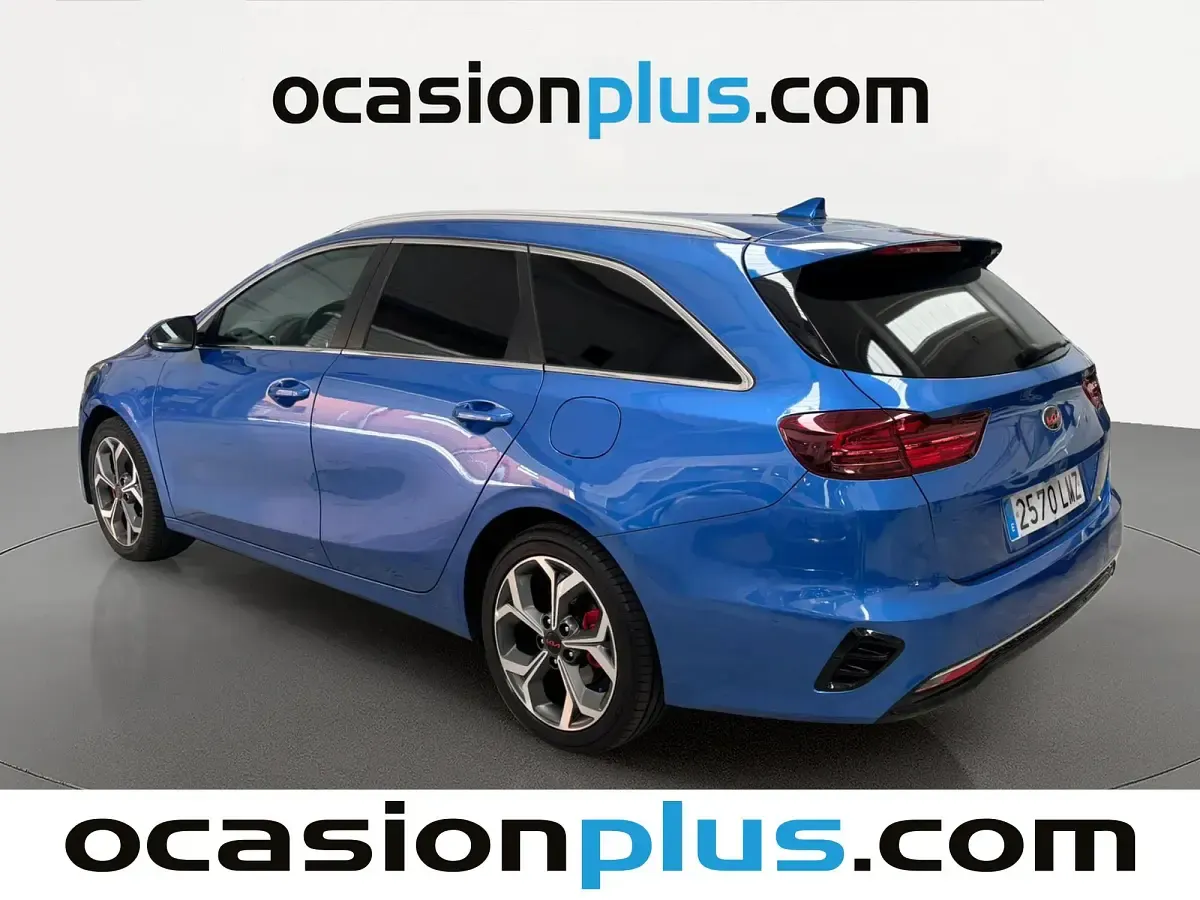 Usado Kia Ceed 136 CV (100 kW) 2021 Azul Utilitario
