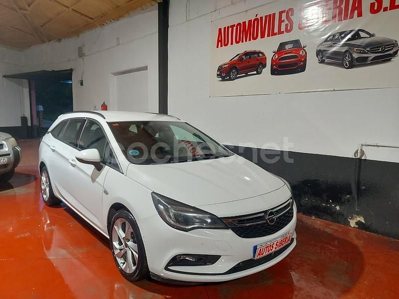 Blanco Usado 2017 Opel Astra Excellence Familiar | 10.499 € (Precio justo) - Imagen 1/4