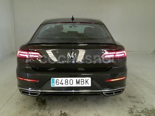 Usado VW Arteon R-line 150 CV (110 kW) 2022 Gris / plata Berlina